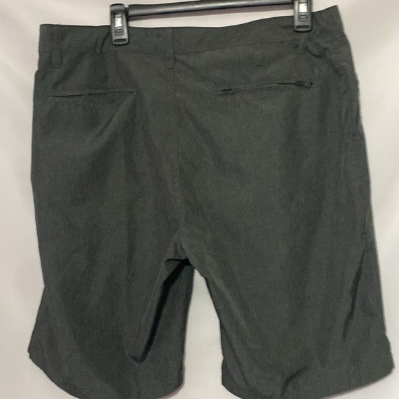 Magellan Flex FISH GEAR MENS SIZE 34 Outdoors Black gray Flat Front Shorts clean - Picture 8 of 9